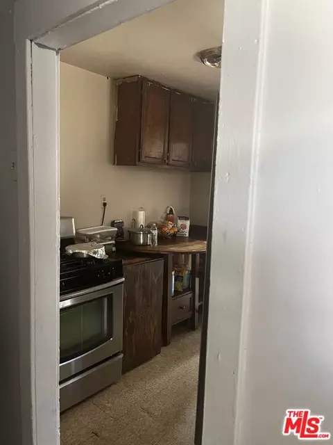 Entry Way - 619 W Cherry St, Compton, CA 90222 photo 2 of 3
