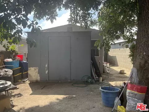Exterior - 619 W Cherry St, Compton, CA 90222 photo 2 of 3