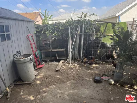 Exterior - 619 W Cherry St, Compton, CA 90222 photo 3 of 3