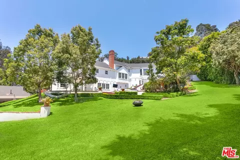 657 N Saltair Ave, Los Angeles, CA 90049