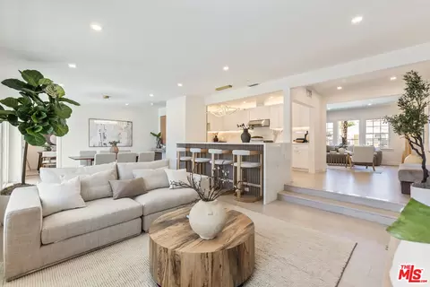 11344 Delano St, North Hollywood, CA 91606