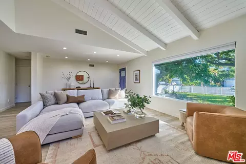 4211 W Woodland Ave, Burbank, CA 91505