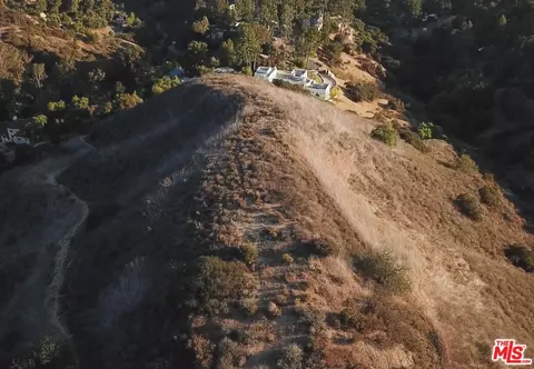 22800 Portage Circle Dr, Topanga, CA 90290