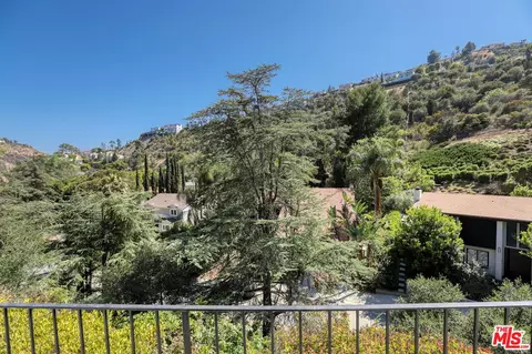 7560 Devista Dr, Los Angeles, CA 90046