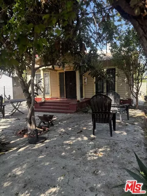 1183 W 37th Dr, Los Angeles, CA 90007