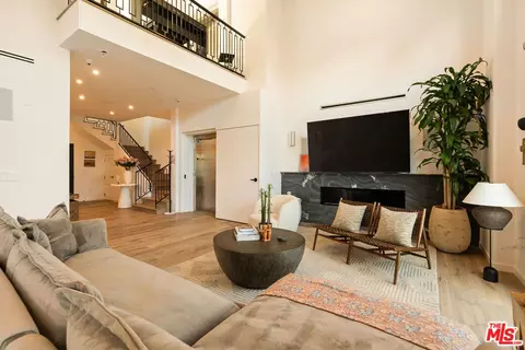 1333 Beverly Green Dr #301, Los Angeles, CA 90035