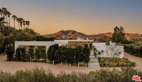 28837 Selfridge Dr, Malibu, CA 90265