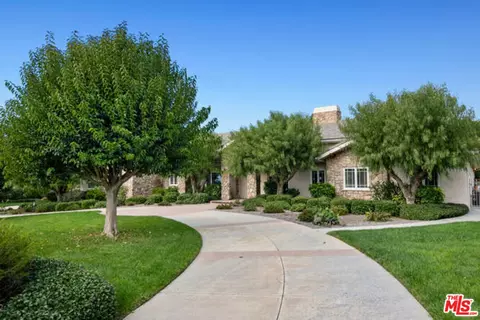 Exterior - 525 Valley Vista Dr, Camarillo, CA 93010 photo 10 of 22