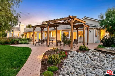 Exterior - 525 Valley Vista Dr, Camarillo, CA 93010 photo 9 of 22
