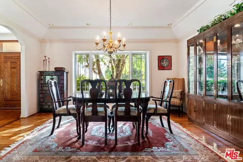 Dining - 525 Valley Vista Dr, Camarillo, CA 93010 photo 2 of 3