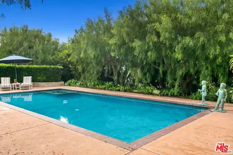 Exterior - 525 Valley Vista Dr, Camarillo, CA 93010 photo 14 of 22