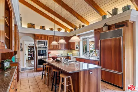 Kitchen - 525 Valley Vista Dr, Camarillo, CA 93010 photo 1 of 3