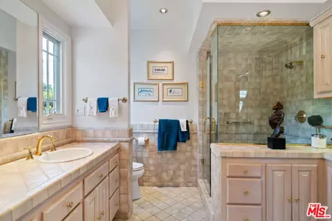 Bath - 525 Valley Vista Dr, Camarillo, CA 93010 photo 4 of 8