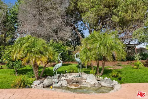 Exterior - 525 Valley Vista Dr, Camarillo, CA 93010 photo 20 of 22