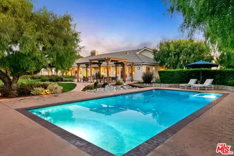 Exterior - 525 Valley Vista Dr, Camarillo, CA 93010 photo 2 of 22