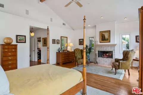 Bedroom - 525 Valley Vista Dr, Camarillo, CA 93010 photo 3 of 7