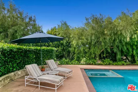 Exterior - 525 Valley Vista Dr, Camarillo, CA 93010 photo 17 of 22