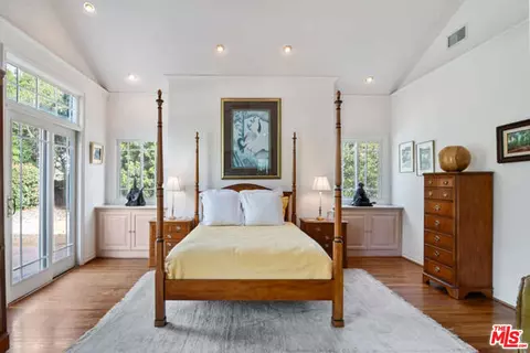Bedroom - 525 Valley Vista Dr, Camarillo, CA 93010 photo 4 of 7