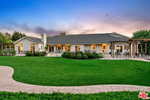 Exterior - 525 Valley Vista Dr, Camarillo, CA 93010 photo 4 of 22