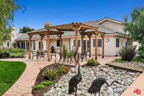 Exterior - 525 Valley Vista Dr, Camarillo, CA 93010 photo 12 of 22