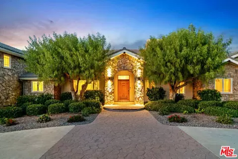 Exterior - 525 Valley Vista Dr, Camarillo, CA 93010 photo 3 of 22