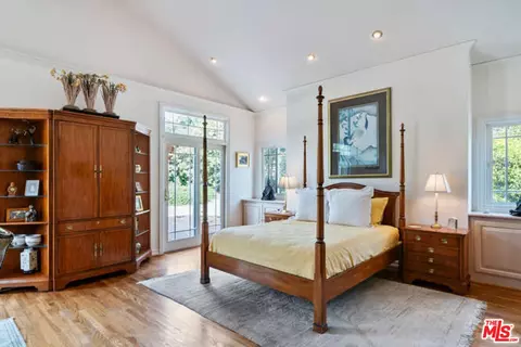 Bedroom - 525 Valley Vista Dr, Camarillo, CA 93010 photo 1 of 7