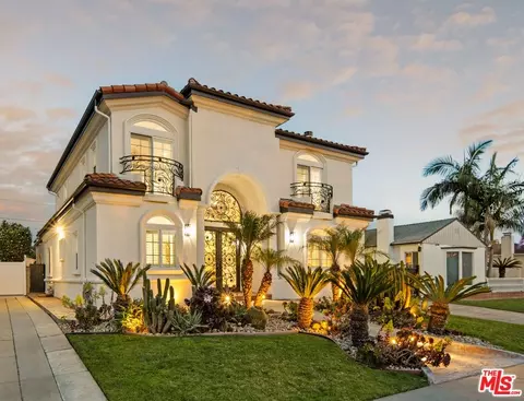 7912 Croydon Ave, Los Angeles, CA 90045