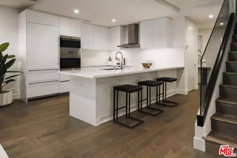 411 S Hamel Rd #106, Los Angeles, CA 90048