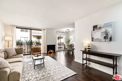 1750 Camino Palmero St #442, Los Angeles, CA 90046