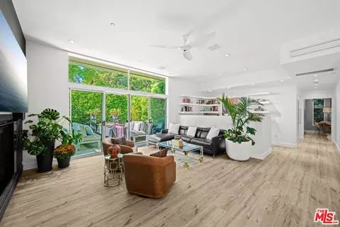 1250 N Harper Ave #401, West Hollywood, CA 90046