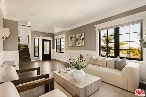 5516 W 82nd St, Los Angeles, CA 90045