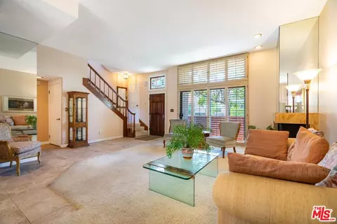 802 3rd St #B, Santa Monica, CA 90403