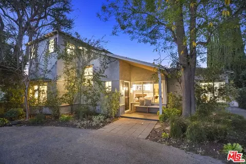 11911 Otsego St, Valley Village, CA 91607