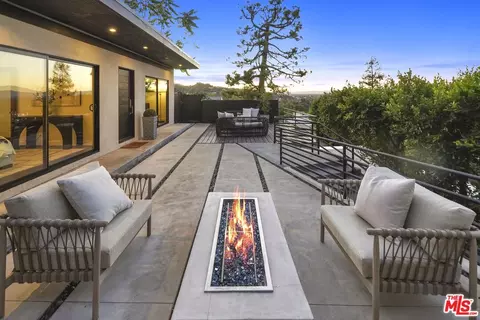 3838 Buena Park Dr, Studio City, CA 91604