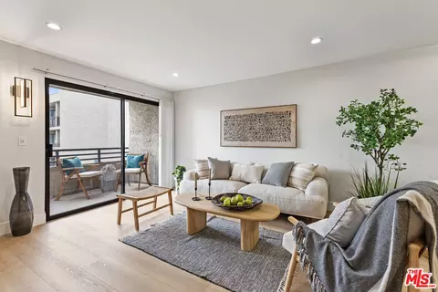 4589 Via Marisol #260, Los Angeles, CA 90042