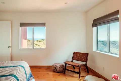 Bedroom - 3029 Sequit Dr, Malibu, CA 90265 photo 3 of 6