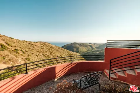 3029 Sequit Dr, Malibu, CA 90265