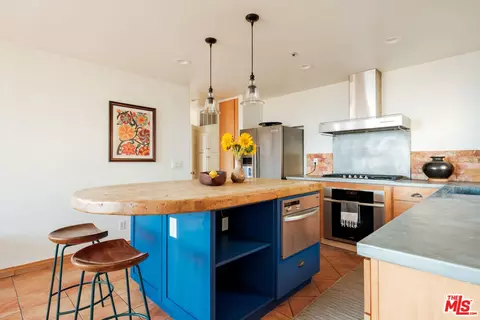 Kitchen - 3029 Sequit Dr, Malibu, CA 90265 photo 2 of 4