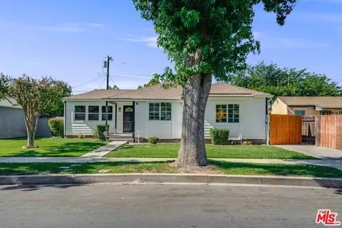 18319 Erwin St, Tarzana, CA 91335