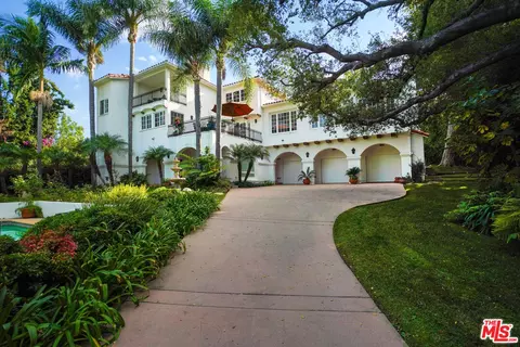 14285 Valley Vista Blvd, Sherman Oaks, CA 91423