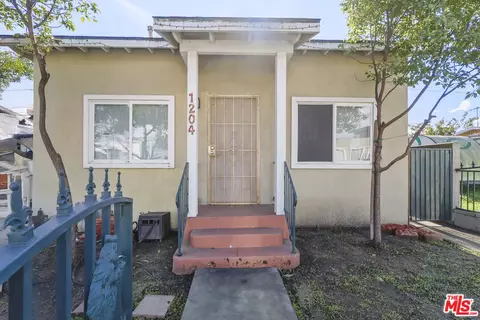 1204 E Smith Pl, Long Beach, CA 90806