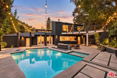 3239 Ledgewood Dr, Los Angeles, CA 90068