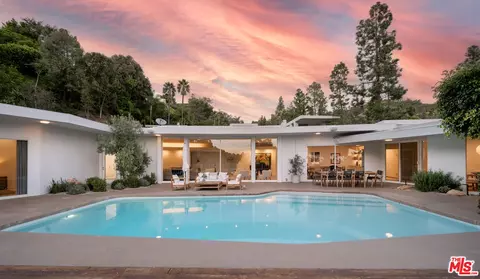 1121 Loma Vista Dr, Beverly Hills, CA 90210