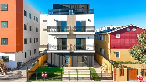 1359 W 35th Pl, Los Angeles, CA 90007