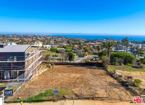 16644 Akron St, Pacific Palisades, CA 90272