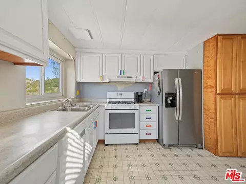 Kitchen - 22125 Loop Dr, Redding, CA 96003 photo 2 of 2