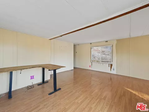 Living - 22125 Loop Dr, Redding, CA 96003 photo 3 of 3