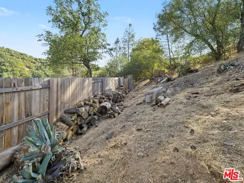 Exterior - 22125 Loop Dr, Redding, CA 96003 photo 4 of 18