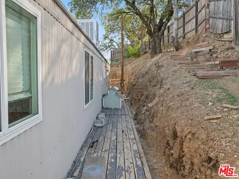 Exterior - 22125 Loop Dr, Redding, CA 96003 photo 16 of 18