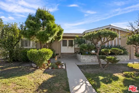 23214 Vanowen St, West Hills, CA 91307